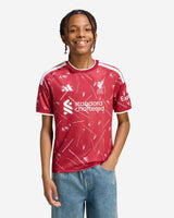 قميص ليفربول الأساسي LFC × adidas 2026/27 للأطفال والشباب
